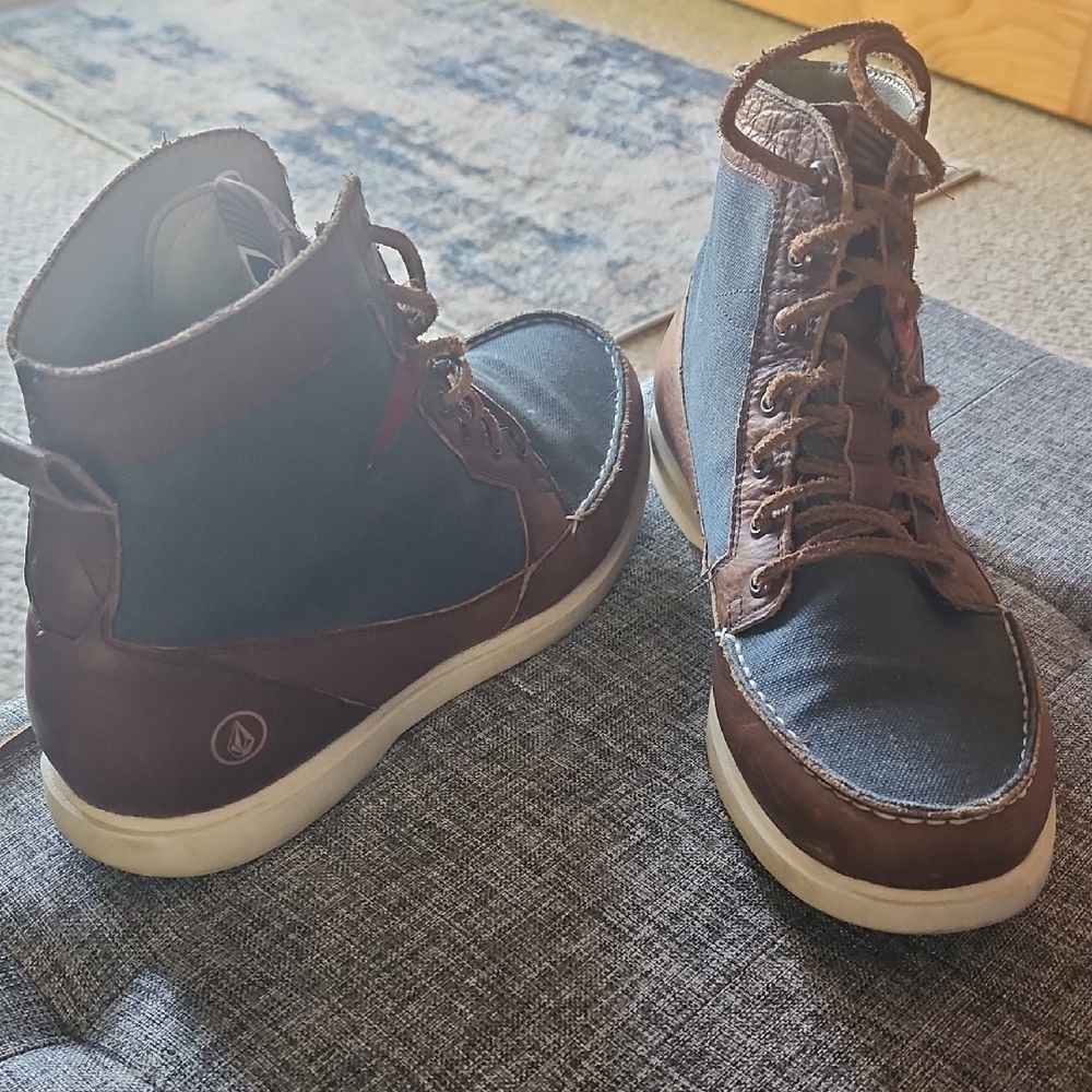 Volcom Men's Brown and Blue Boots
